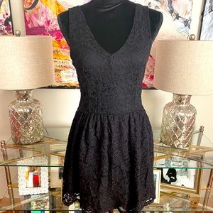 Lace mini date night dress